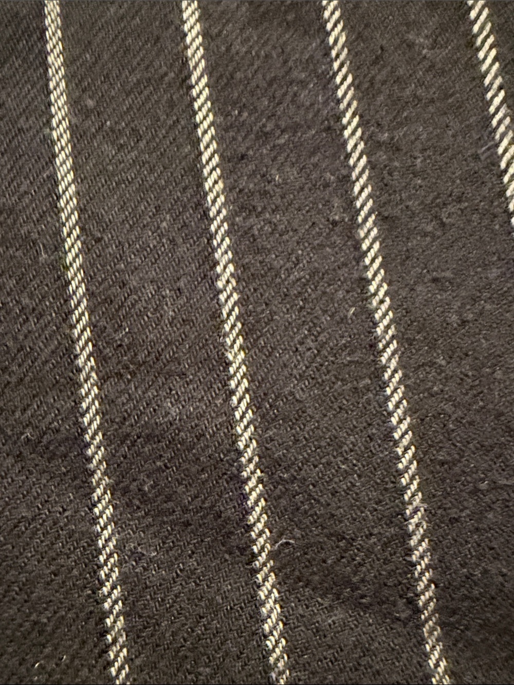 UNTUCKit Men's Black Shirt with White Pinstripes - Picture 10 of 10